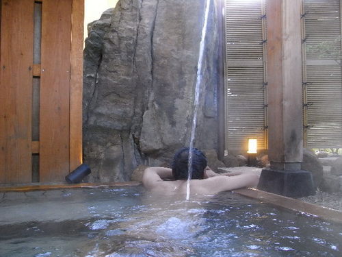 京都生まれ、青森で目覚めた源泉ハンターも関東ではかなりヘタレ気味ですけど…^^;
都道府県は京都→福岡→千葉→青森→埼玉→東京→千葉と来て、ついに7県目の茨城だワ（笑）これで最後は源泉王国へ旅立てるか？