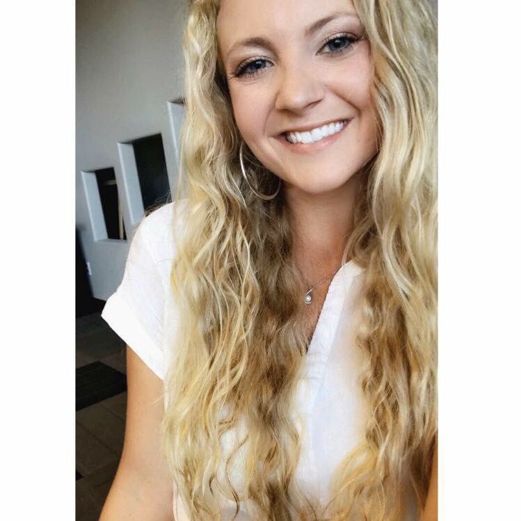 ivy_szewczyk's profile picture. 