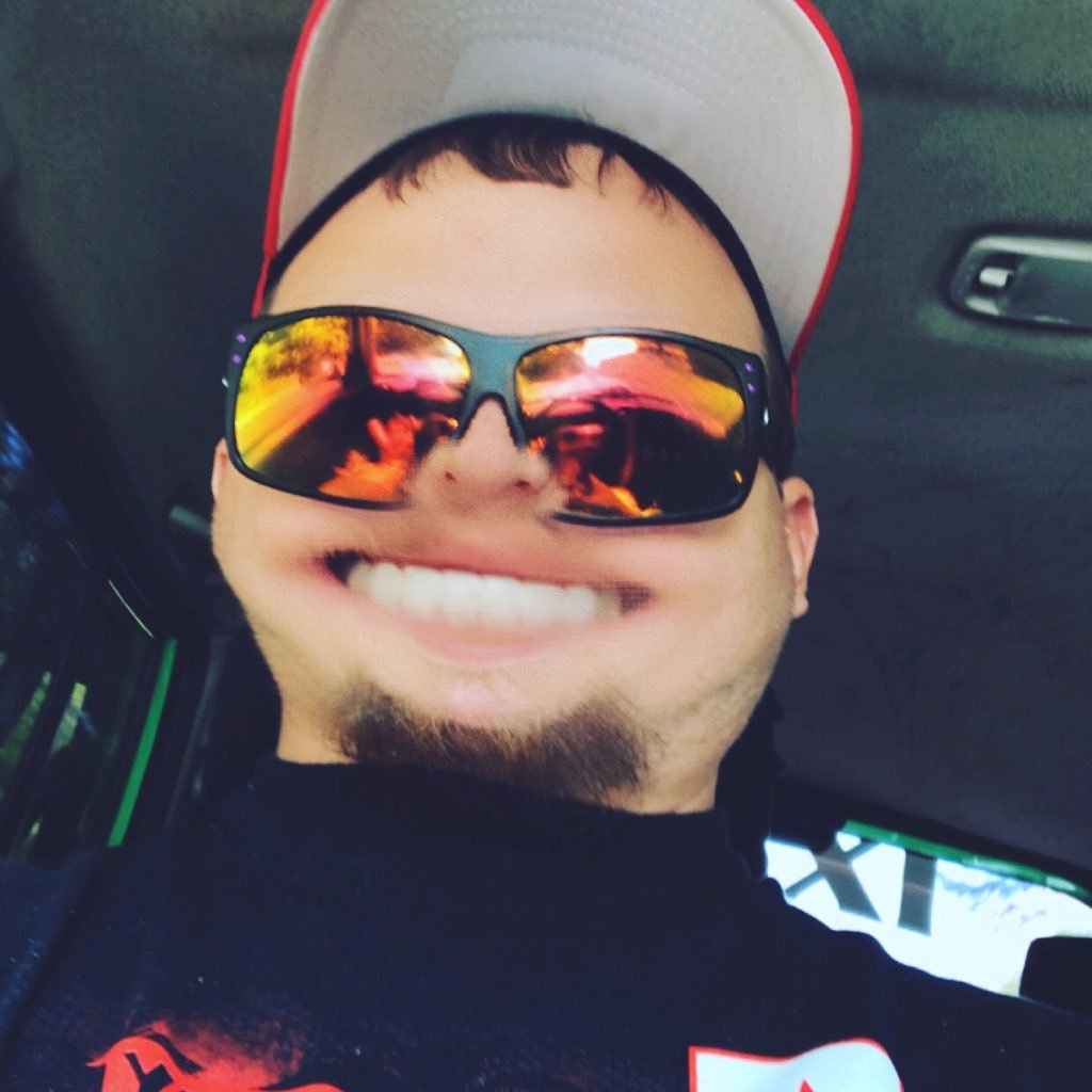 31 year old dirt track racecar driver/owner at BCR. Vlogger, YouTuber/twitch streamer. check us out on instagram, Facebook, YouTube, Snapchat, Twitch!!!