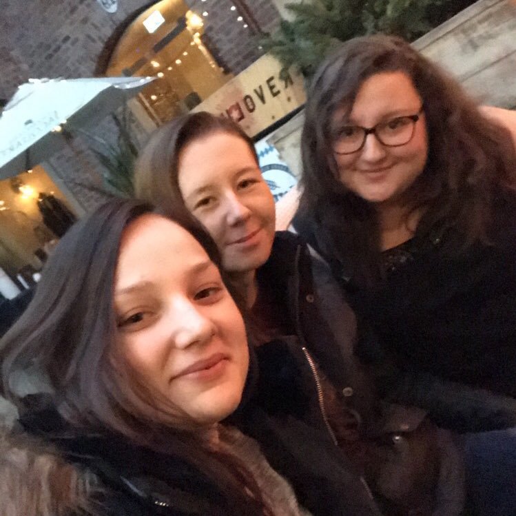 Catherine_Flan's profile picture. Send vodka and burritos