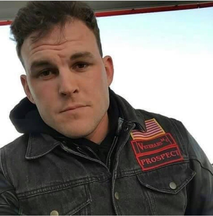 ChrisMo65710409's profile picture. 