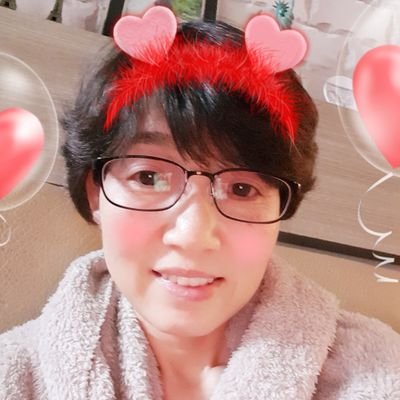 tolerance01's profile picture. 아주 작은 골짜기로 귀농해서 작은농장을 운영하며복분자,오디를 생산하며 알콜달콩 살아가는 시골아낙입니다. 산을 좋아하고, 산사람을 사랑하고,여행을 늘 맘에 담고 살지요. 
http://t.co/J7xbZdsPLZ