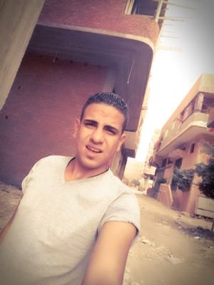 mostafa16910166's profile picture. ‏‏مفيش حد يضحك عليك ويقوليك انت اخويا 
علشان مفيش حد صالح كلو بتاع مصالح 😉