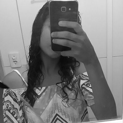 joiceaguiargma1's profile picture. Querer voar mesmo sem asa é sabedoria,
é arrancar sorriso de onde não tem alegria. 😄😉