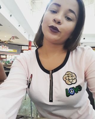 Isabela50304677's profile picture. A vida fica bem mais leve quando decidimos florir e não ferir ⚡🌸