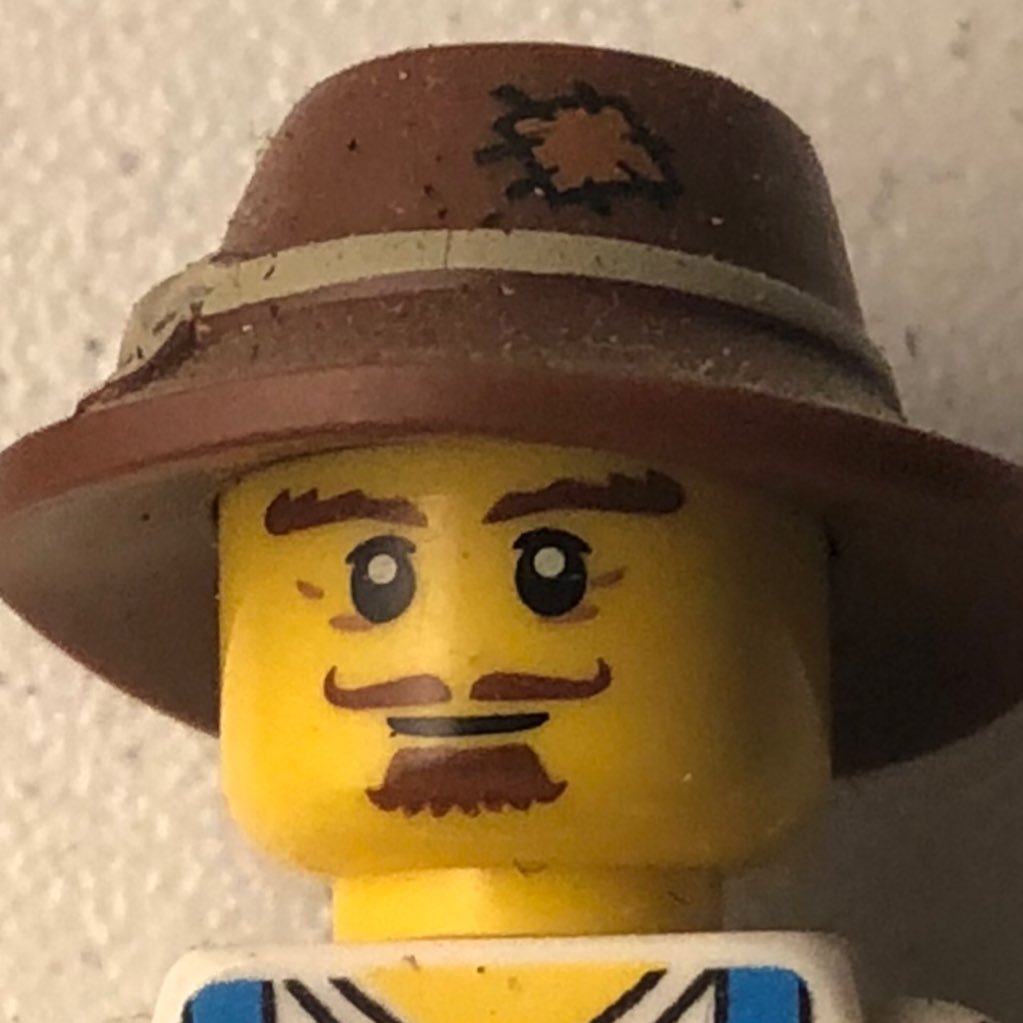 a2velas2's profile picture. Antes cogía aviones pero conseguí quitarme.... Trabajo con ordenadores y tengo una tienda online.