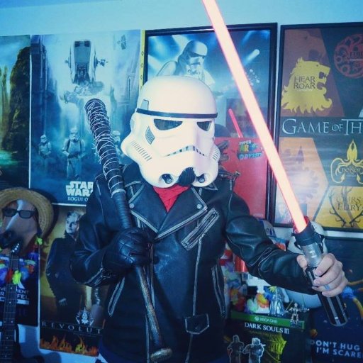 Ingeniero Mecatrónico 🦾.
Fanatico de Star Wars, videojuegos y coleccionar figuras :).