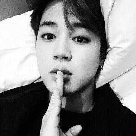 My life is only for Jikook, Namjin, Chanbaek and Kaisoo! My nickname? Panda 🐼 @bts_twt @weareoneEXO