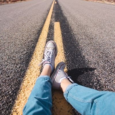La escritura es un medio para el entendimiento humano en el que podemos expresarnos. No quiero que os sintáis solos, los problemas en compañía son más dulces.