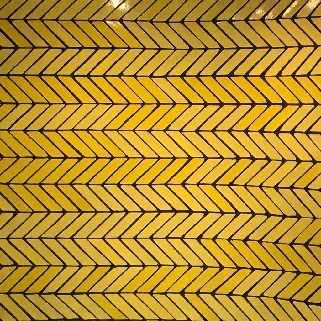 kaynag's profile picture. 団地に住んでました。塗りっぷりの良いものに惹かれます。白、ざらざら、つるつるの何か。アイコンはグッゲンハイムのタイルです。