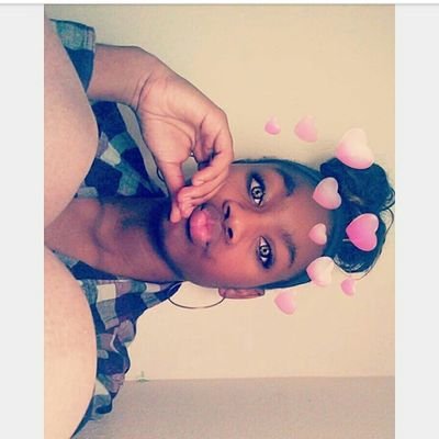 I don't wanna be hopeless..a pretty girl with no focus 💍
if you know that you a queen👑why let him treat you like a peasent
she fell in love now she's open💔💖