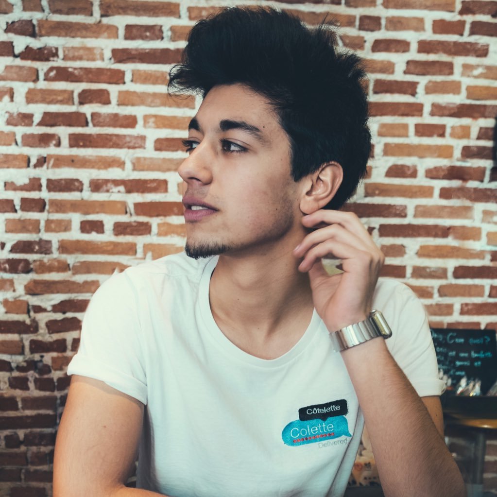 UI / UX Designer & IOS / Web developper living in Paris. CEO of @hypehello & @lacarteapp https://t.co/puCrK29aOa