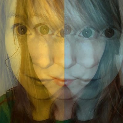 #curieuse, je parle parfois #communication & #boulot ! De loin une #femmeparfaite ou loin de l'être tout dépend du point de vue