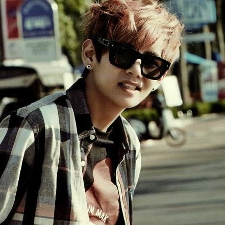 heartstencho02's profile picture. 羽水3-10➡近大 文芸学部文化歴史学科
 Disney / BTS / MWAM