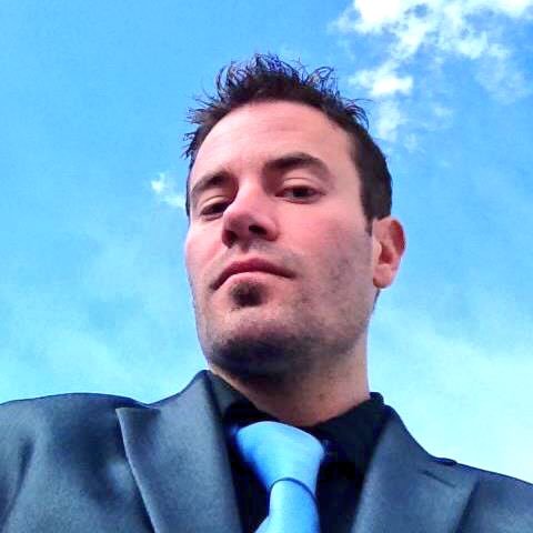 • Day Trader 📚📊 | World Class Juggler 🙌 | Flair Bartender 🍾 | Magician 😎 | Pianist 🎹 Direct descendent of Robert the Bruce (King of Scotland)