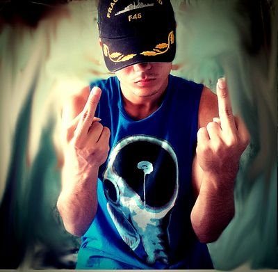 AFariias's profile picture. Fiquei sabendo que você faz vitamina… Então bate uma com mamão pra mim?