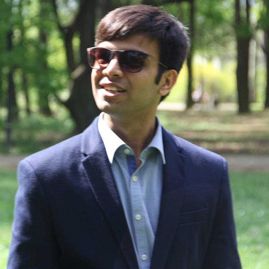 mominmukit's profile picture. 