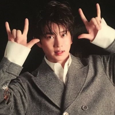 슈주💙
최애 희님★/차애 규현/모든 멤버 다 아껴요💙