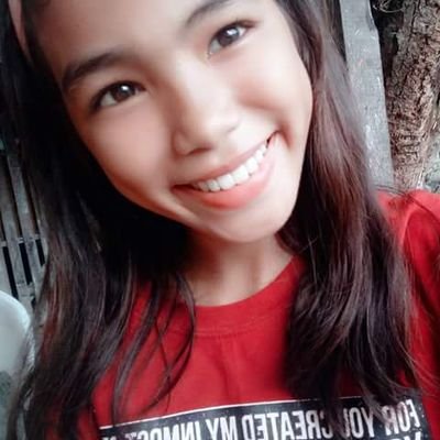 phoebepabilla's profile picture. 