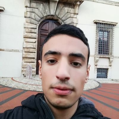 simonepasqua12's profile picture. comico,amo far ridere e intrattenere le persone