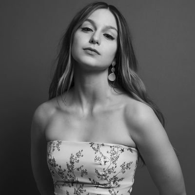 《Daughter of Hayley and Klaus 》《TO/TVD》《OC》《Single》《Wolf Princess》《Tribrid》''I'm meaner when you mess with my family so don't try me ''