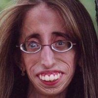 進撃の雌巨人 (@cristina8353) Twitter profile photo