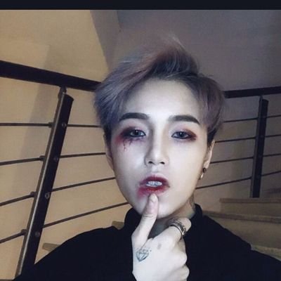 안녕하세요. @mintny_and_bots 본계 입니다. 이 계정에서는 봇을 하지 않습니다. 자작캐릭터, 자작극 '블랙노블' 등장인물들의 컨셉과 정보를 수집하고 알려드리도록 하겠습니다.