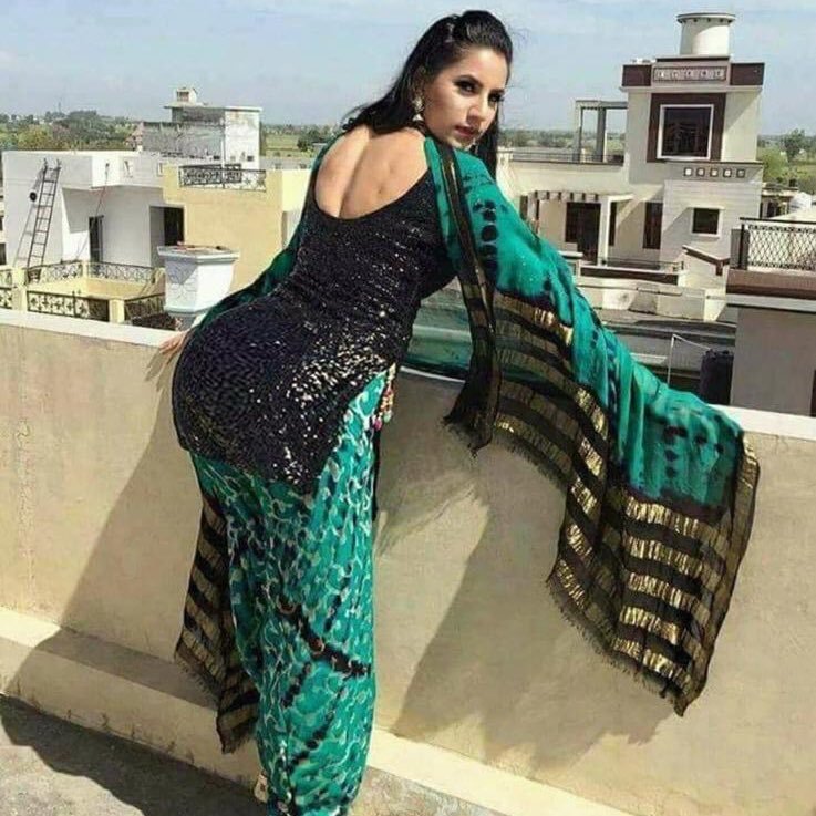 shemale hi follow kare me ek shemale mhila hu or shemale ke sat he sex karti hu muje sex pasand he