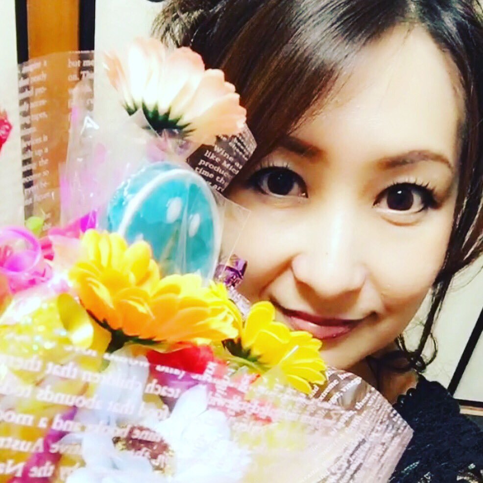 makomomop's profile picture. はじめまして。大阪のバツ１オカンです。あっという間に50歳やわ。☆ヽ(▽⌒*)よろしぅ♪