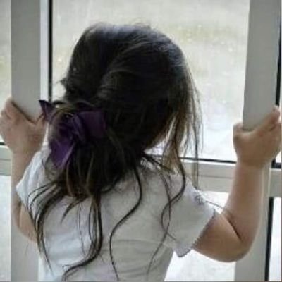 ‏يالله طلبتك بحظٍ منتشي نـوّه
حظٍ يباري السحابه و يتعداها 💛.
