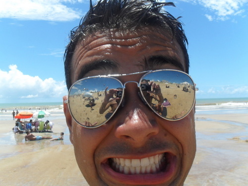 Eu sou o que sou. Afinal, alguém tinha que ser ...
#Namorando
#Cristão
#Sério rsrsrs 

Estamos aí!