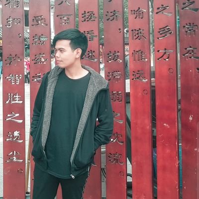hugger, optimist prime, art and film enthusiast, musicjunkie, cheeselover, fatkidinside #goodvibes