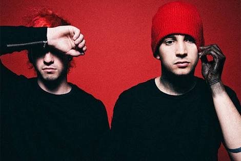 KerenMetais's profile picture. Tyler and Josh, Twenty øne piløts, Bring me the horizon, Sleeping with sirens. 
Banditø.
Shalo, Folina.
|-/ ||-//⊙﹏⊙