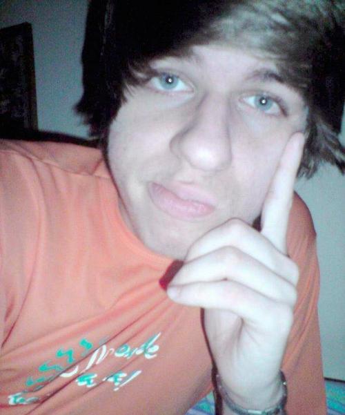 1ºFC DO FOFO VINICIUS N *----*
follow ele no verdadeiro @NikoLost .