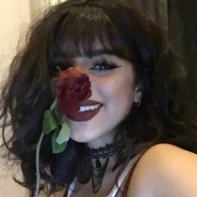 انا حفيدة لرجل تضج المجالس بطيب ذكره وهوا تحت التراب🥀