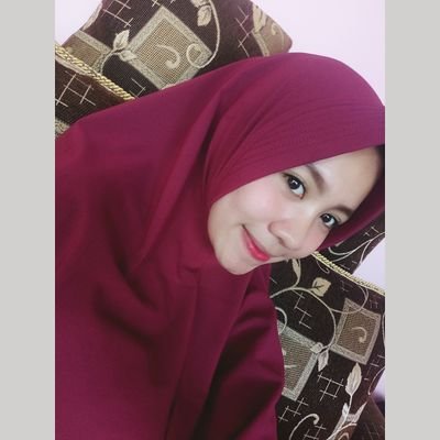 vionnasacira's profile picture. can't describe everything.