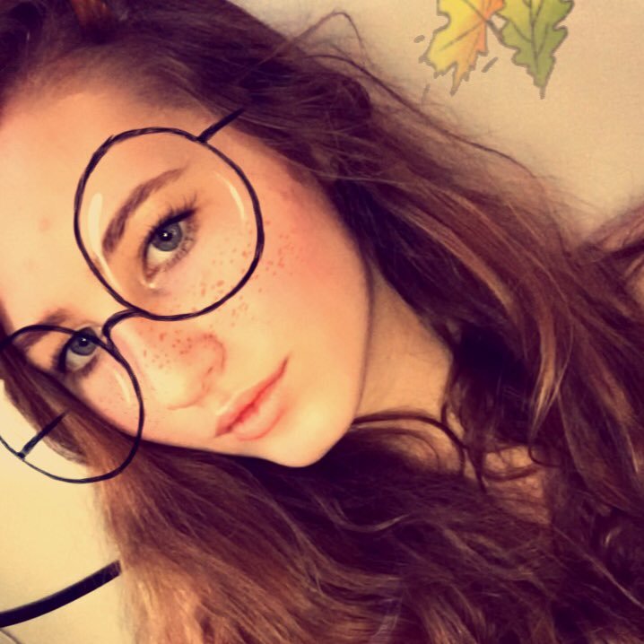 Helen_13x's profile picture. 100% failing at life 💕 • insta: Helen_13x