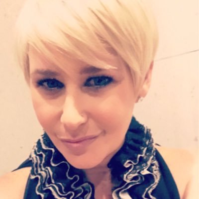 justlivlaughluv's profile picture. 