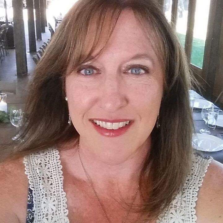 QB consultant/bookkeeper 4 small biz. Social Media. Nature Photographer http://t.co/2iGOgtM49F, Passionate about health, wellsness, life, love, positive energy.