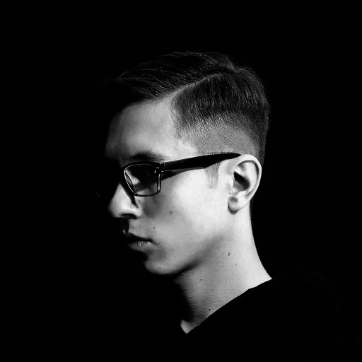 andrewlarin_'s profile picture. UI & UX Designer — 👋 hello@andrewlarin.com