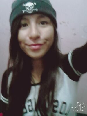 YareliGarca10's profile picture. cajita