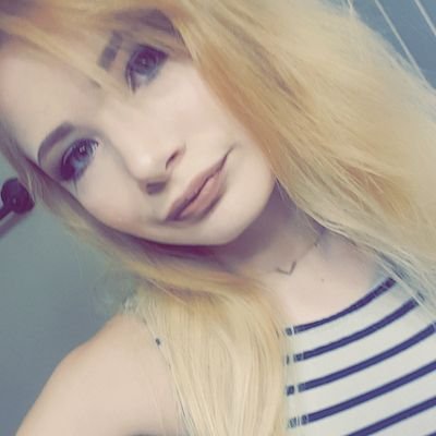 Follow my Insta!    @izze.paige_