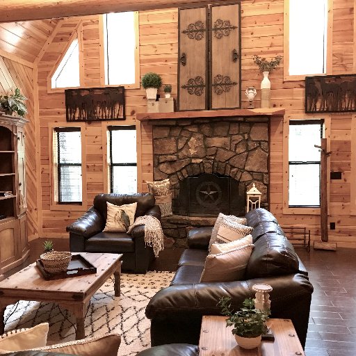 Chimney Rock Lodge is a 4 bed/4 bath luxury rental cabin in Broken Bow, Ok. It is next to Beavers Bend State Park, about 3 hours north-east of Dallas, Texas.