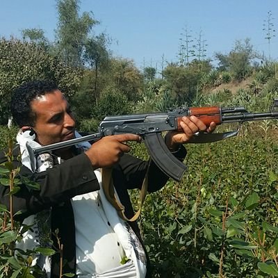 لا تشتكي هـمّ الصـدر للمخاليق
السـرّ يفسـد لا خرج عن نطاقـه
لا ضـاق صدرك أطلب الرب توفيق
وأصبــر على ما قــدّر ﷲ وساقـه