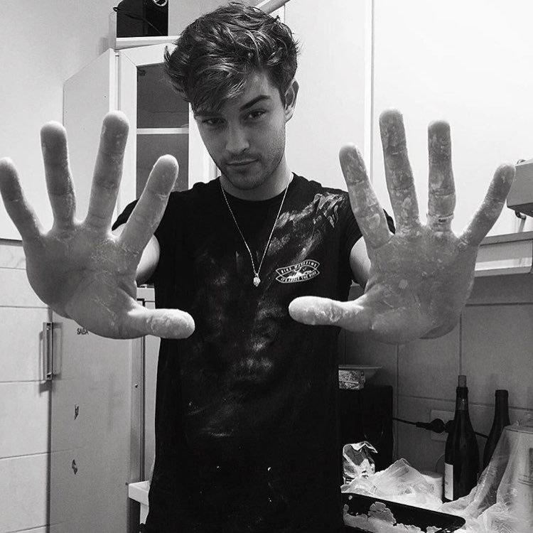 ethan0ate's profile picture. g pas votre temps