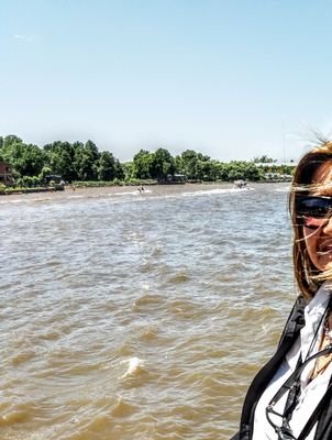 MirtaBarreraPr2's profile picture. Con Cristina, Alberto y Axel. Trabajadora bancaria, ahora feliz jubilada. 
La patria es el otro. Ésta es mi segunda cuenta, TW censura.
#NuncaMásNeoliberalismo