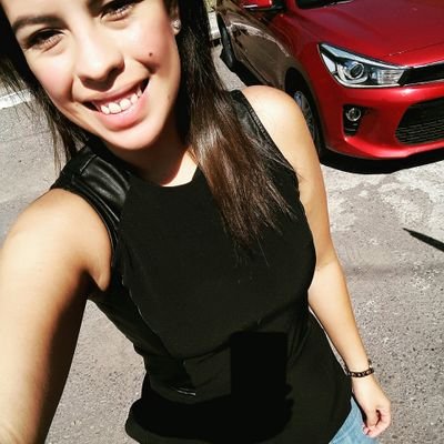 Mexicana que ve el mundo color rosa • Mamá de Alex • Comunicóloga • Dip en Tanatología • Orientadora Humanista • A veces escribo en mi blog 💻 #mundosinternos