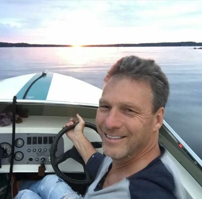 WinerdyTayor's profile picture. Find the best Binary Options Brokers, Bonuses, Signals, Software, Affiliate Programs, Basics and everything Binary Options related on here.