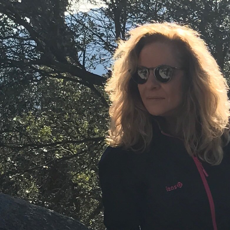 ConceBoldu's profile picture. Permetre que tot sigui completament tal i com és. 😊💚💜❤️