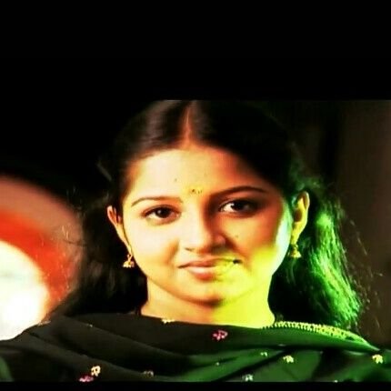 ഒരുപാട്  ഒരുപാട് സ്വപ്നം കണ്ടവൾ ആയിരം പൂക്കളിൽ തപസ്സിരുന്നു